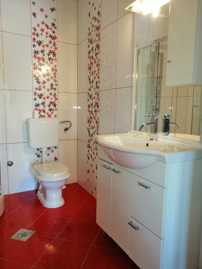 Apartman Rosanda Posedarje Buitenkant foto
